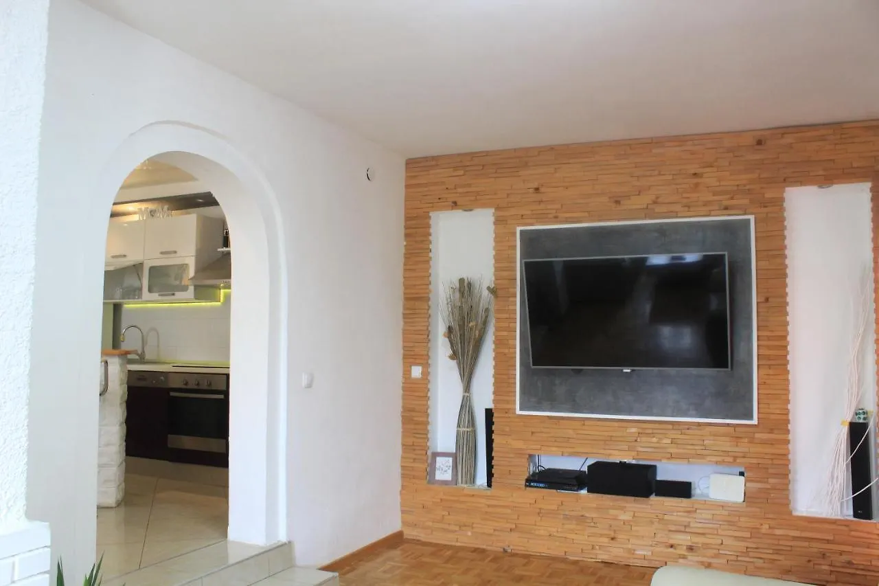 Apartments Mia With Pool Near Medulin Liznjan Croatia