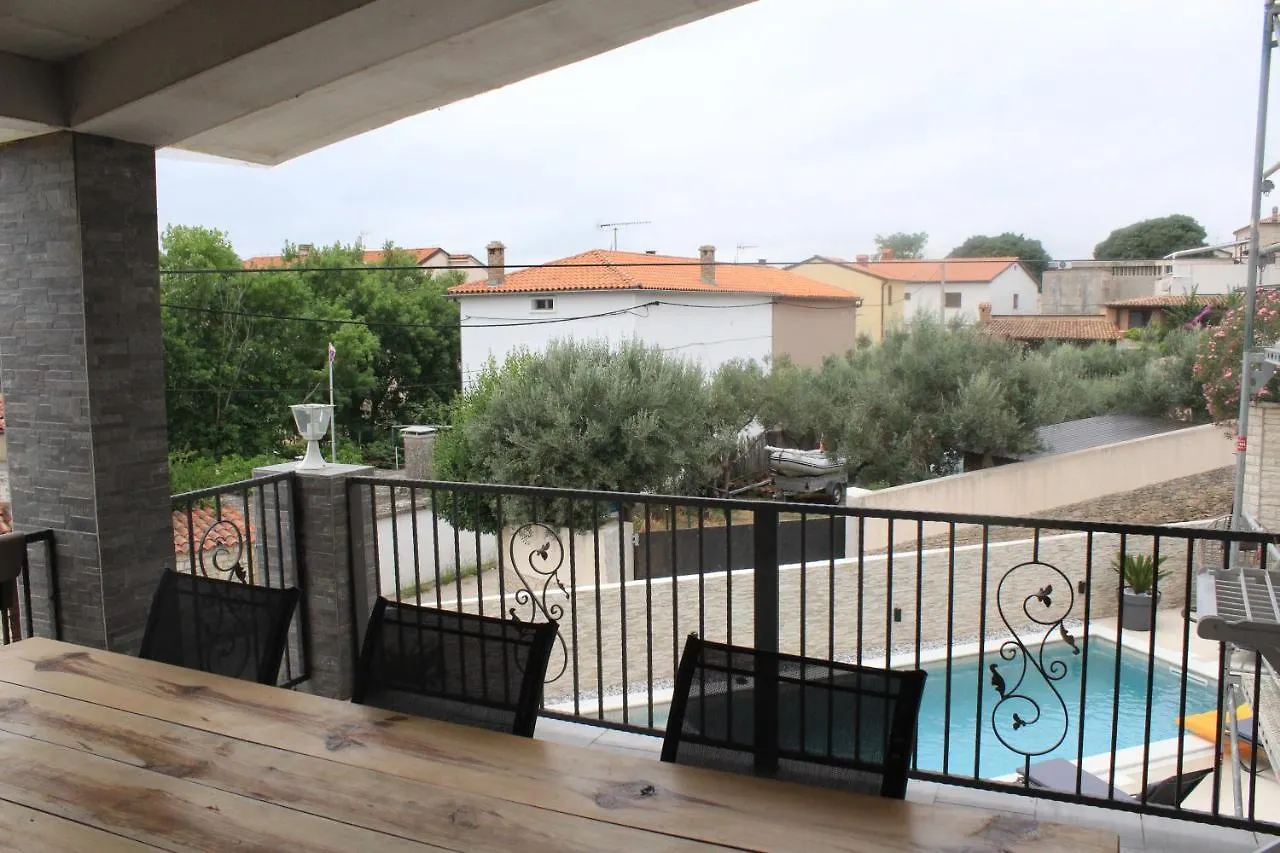 Apartments Mia With Pool Near Medulin Liznjan Croatia