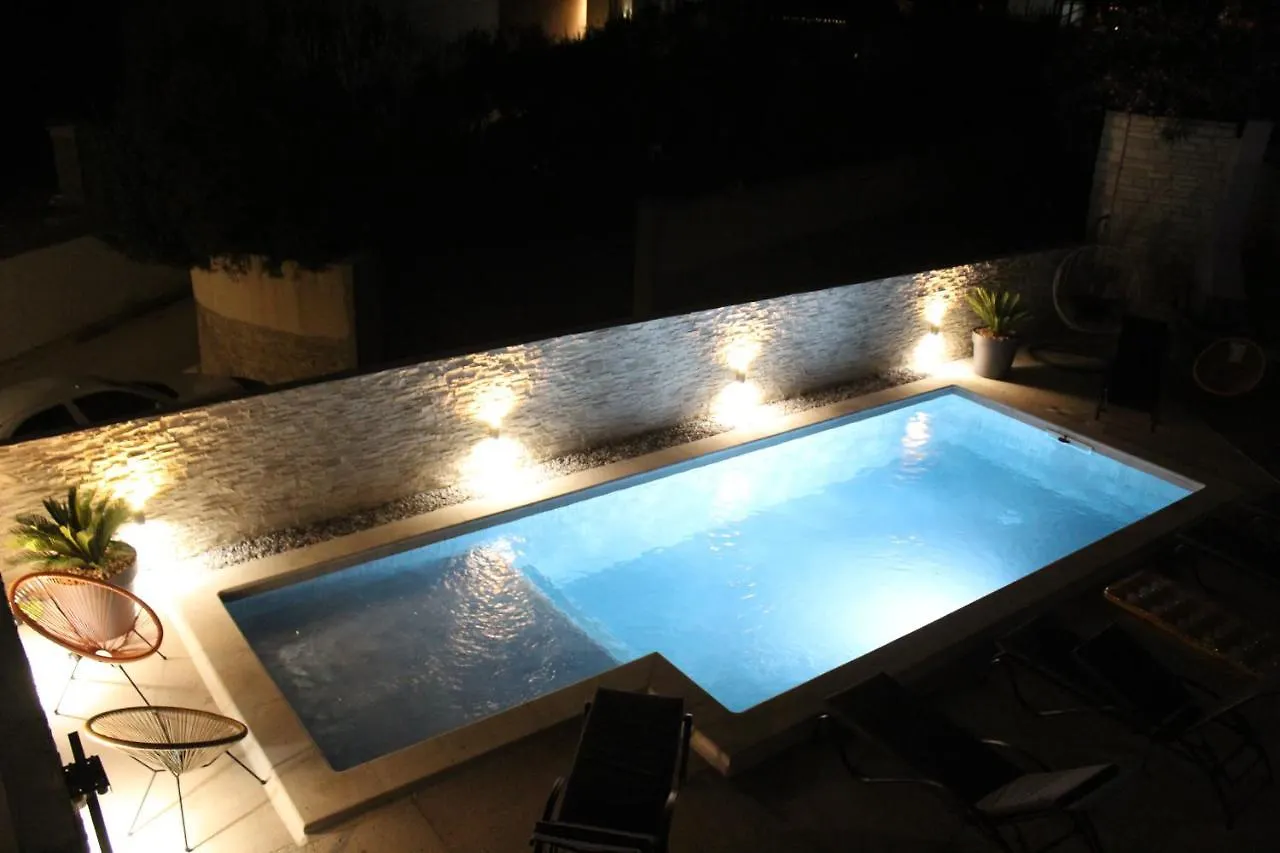 Apartments Mia With Pool Near Medulin Liznjan Croatia
